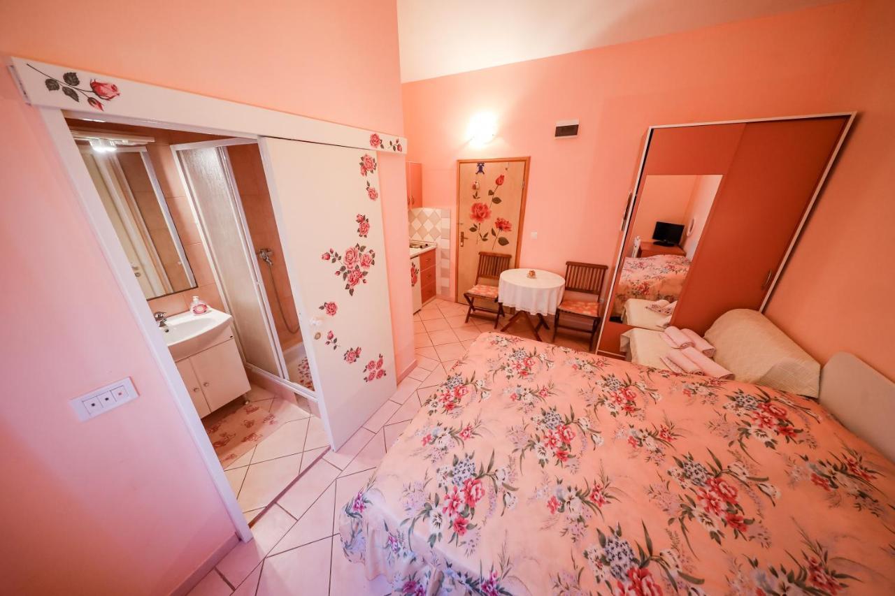 Apartments With A Parking Space Brbinj, Dugi Otok - 8160 Luaran gambar
